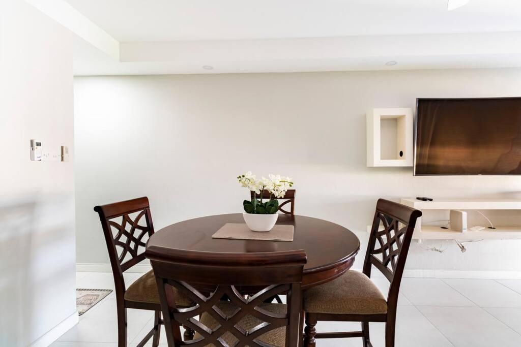City Edge La Vie Kingston Luaran gambar