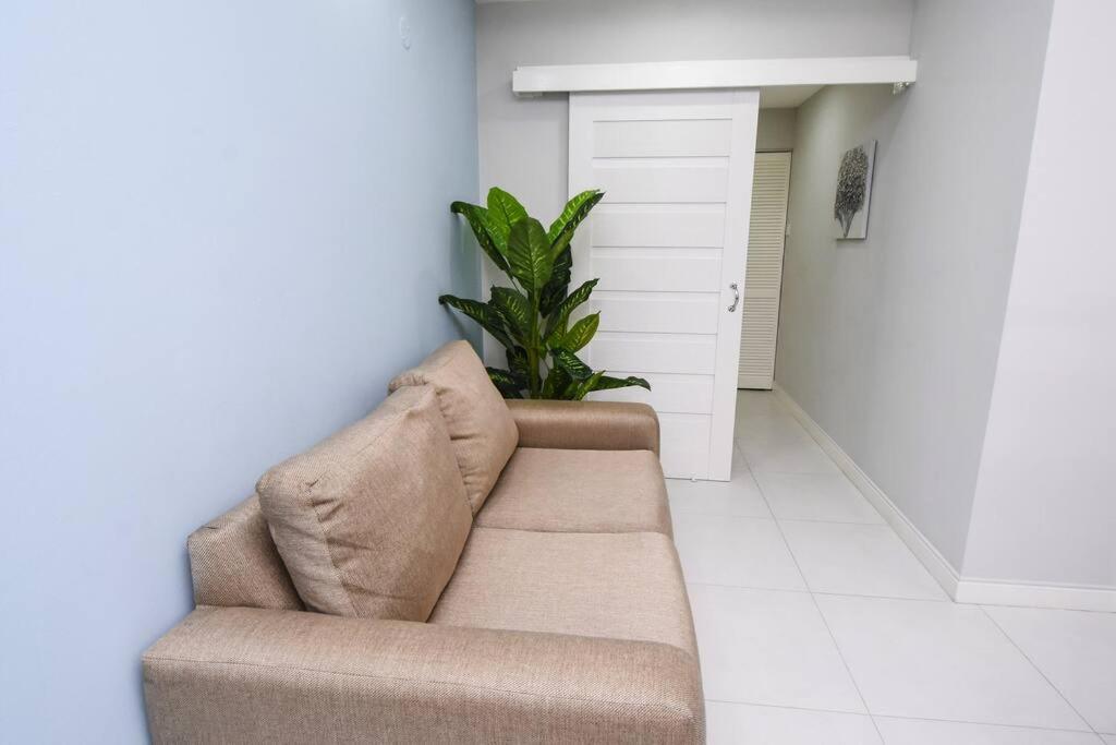 City Edge La Vie Kingston Luaran gambar