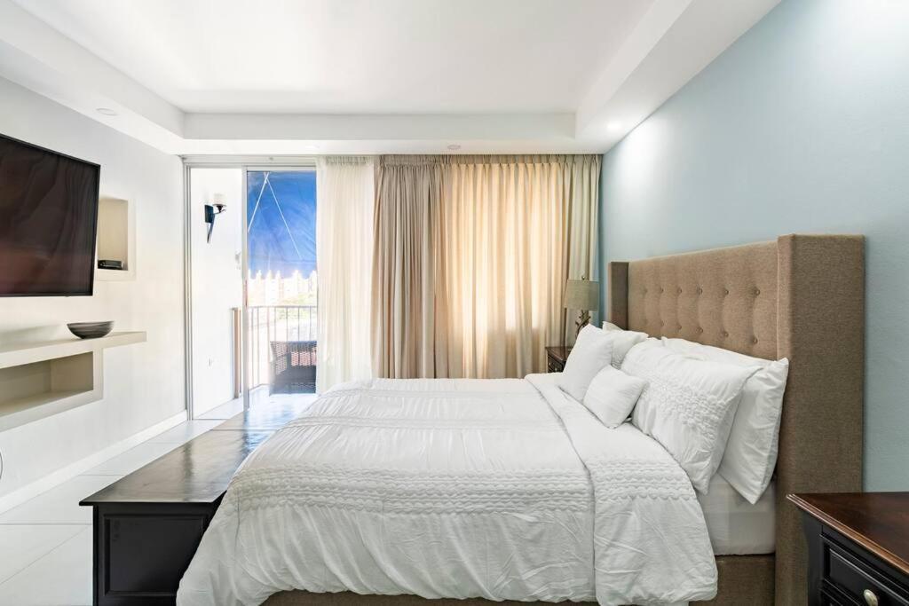 City Edge La Vie Kingston Luaran gambar