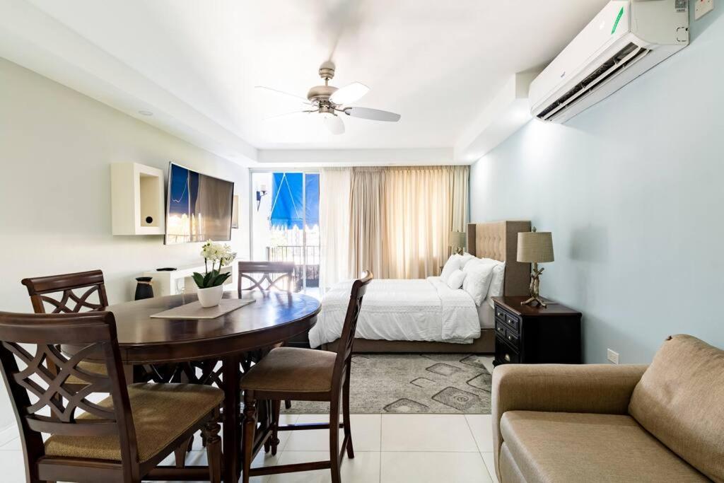 City Edge La Vie Kingston Luaran gambar