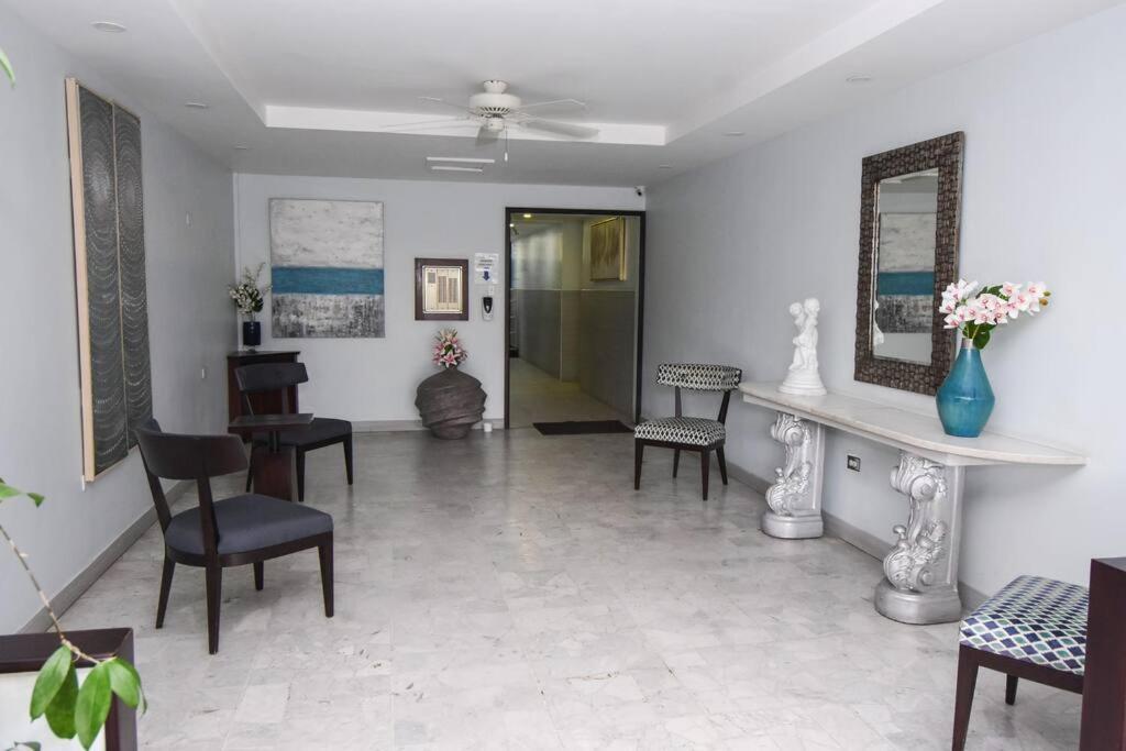 City Edge La Vie Kingston Luaran gambar