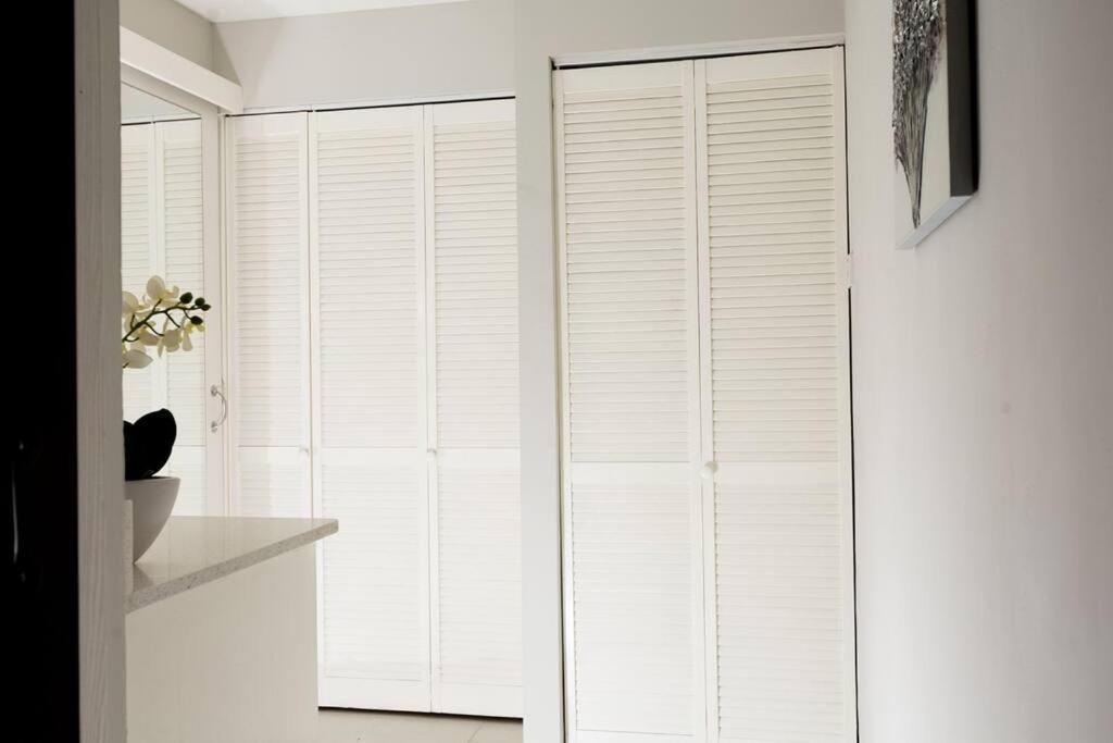 City Edge La Vie Kingston Luaran gambar