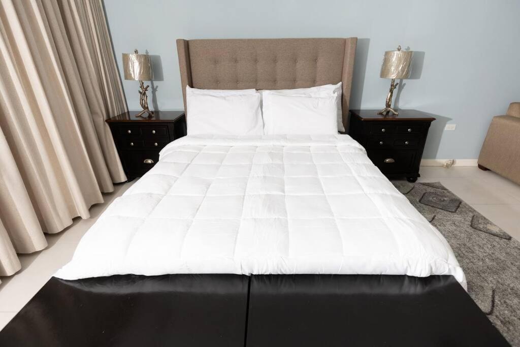 City Edge La Vie Kingston Luaran gambar